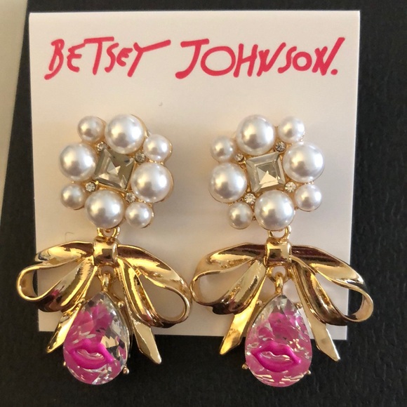 Betsey Johnson Faux Pearl Cluster & Gold Bow Crystal Drop Earrings Pink Lip NWT - Picture 4 of 13